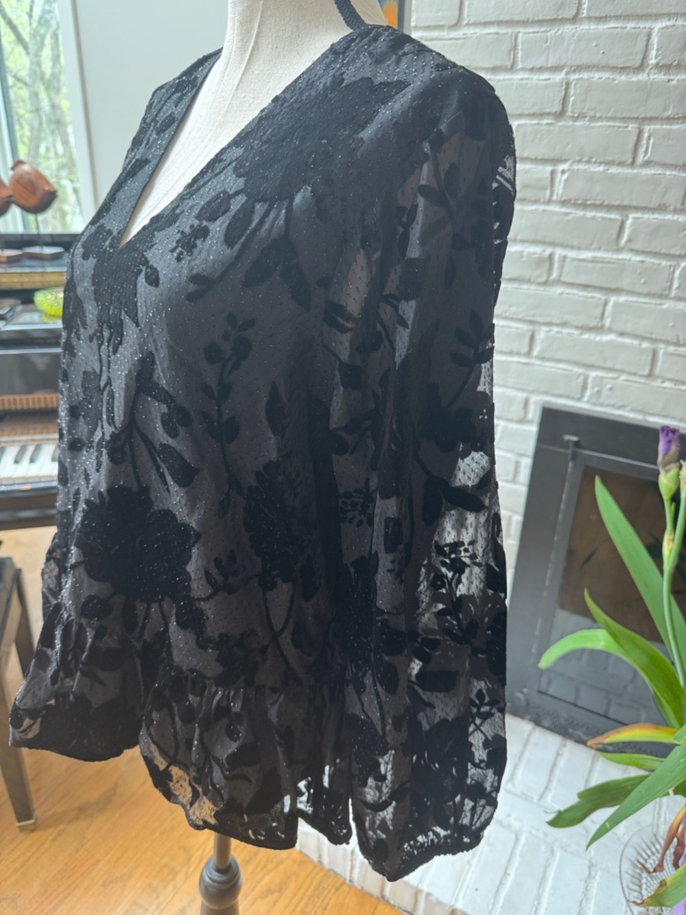 Express Black Floral V-Neck with oversized sleeves L NWT